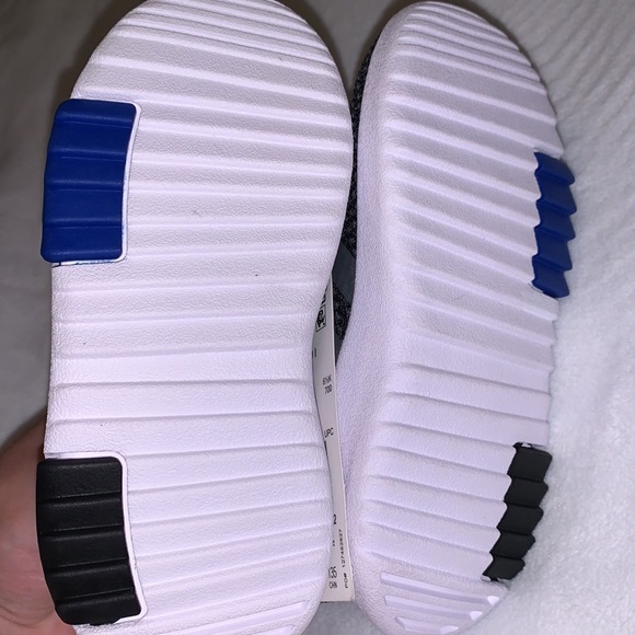 ADIDAS toddler sneakers - Picture 4 of 6